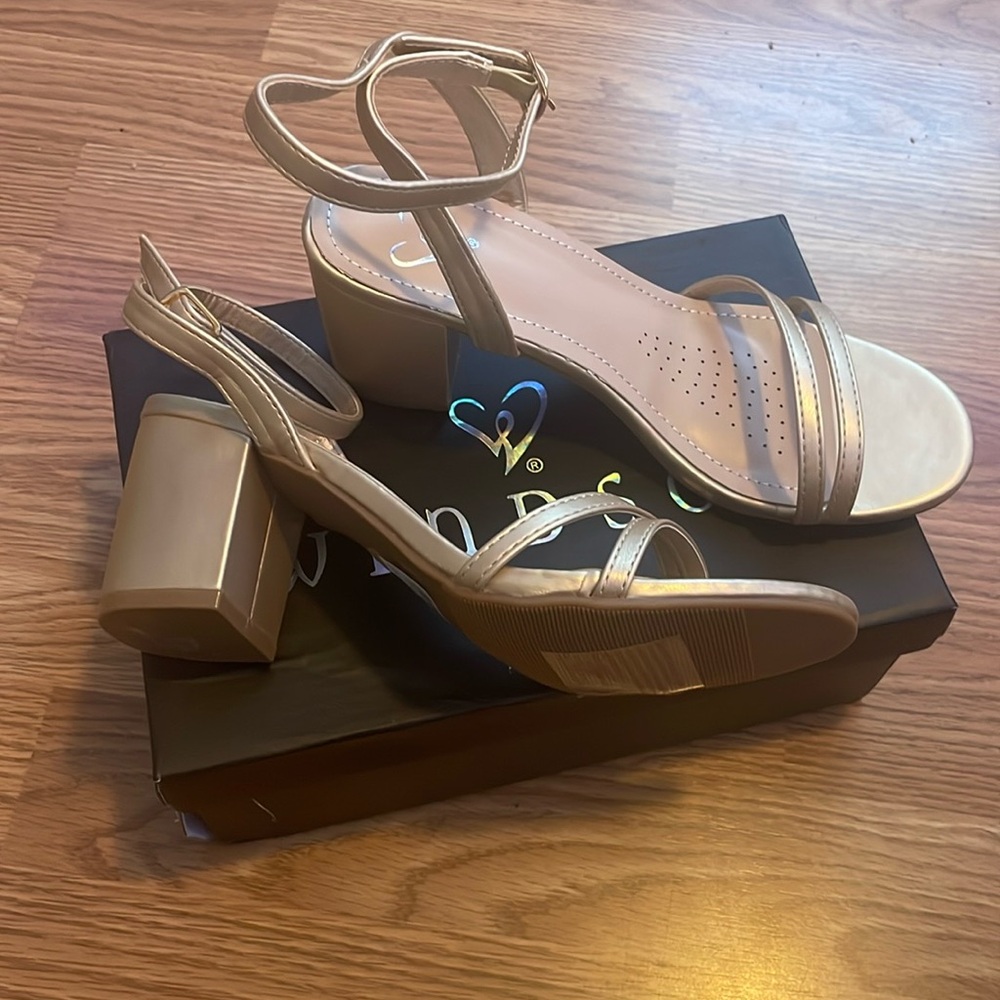 HEELS!